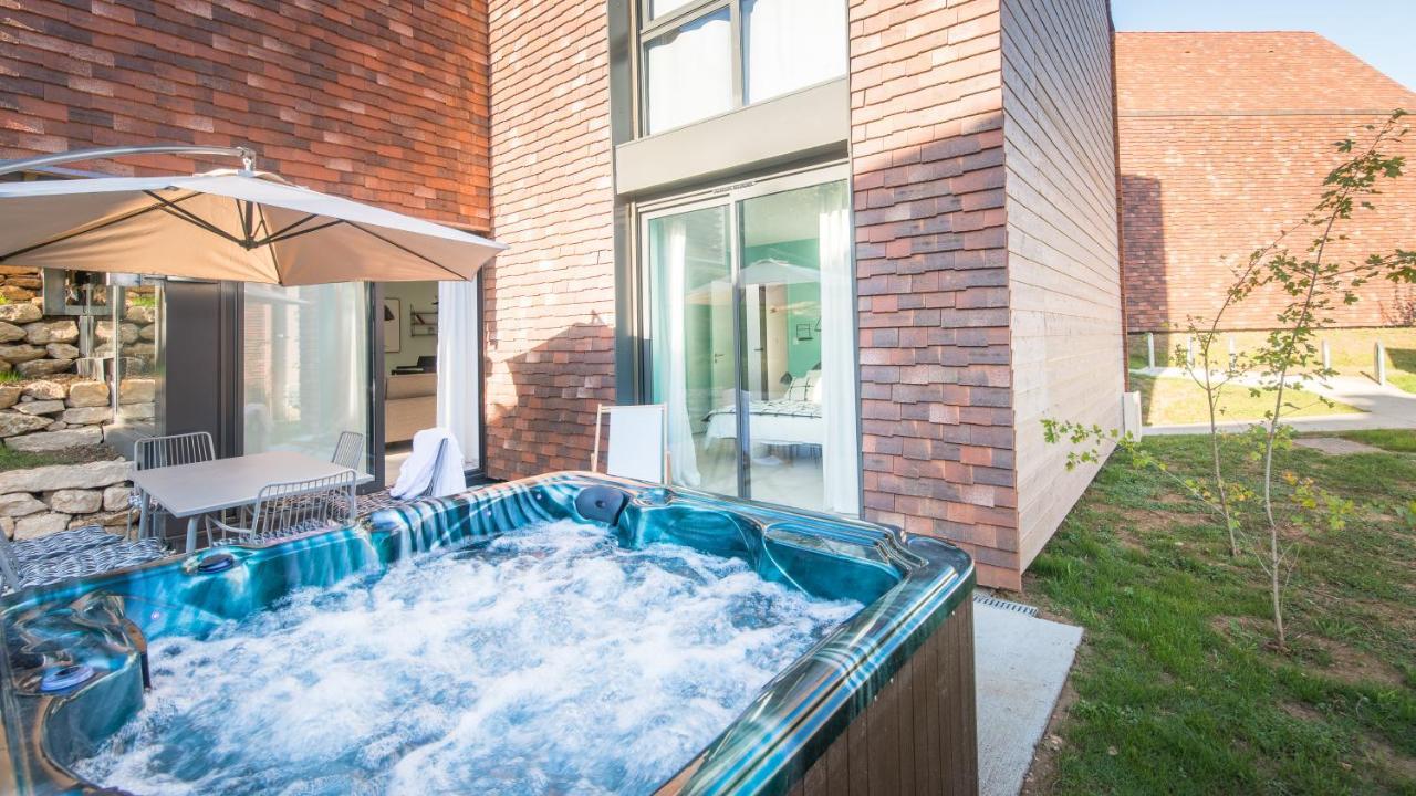 萨尔拉拉卡内达Cote Jardin Avec Jacuzzi Privatif Et Parking Prive公寓 外观 照片